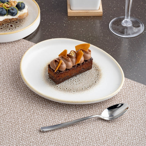 Ariane Retail 7 1/3'' x 6 1/3'' Jaguar Porcelain Elevated Oval Plate - 6/Case (ARTARND52101006) - iFoodservice Online