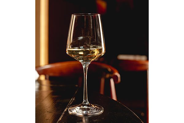 Hospitality Brands Aria All Purpose Wine Glass 15.5 ounce. (Pack of 12) HGR25325 - 012 - iFoodservice Online