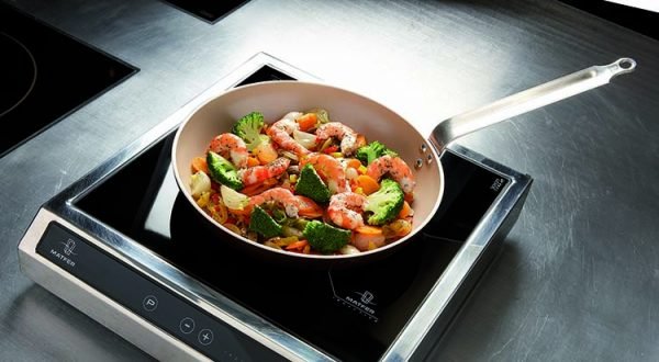 Matfer Bourgeat Elite Ceramic Fry Pan 7 3/4" (665220) - iFoodservice Online