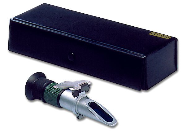 Matfer Bourgeat Refractometer (0 To 50 %. Precision ± 1 %) 250122 - iFoodservice Online